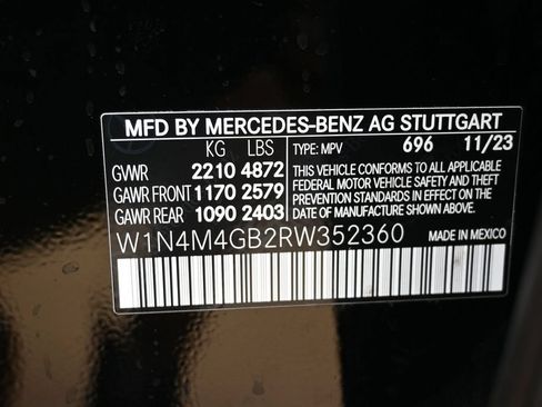 Used 2024 Mercedes-Benz GLB 250 image 46