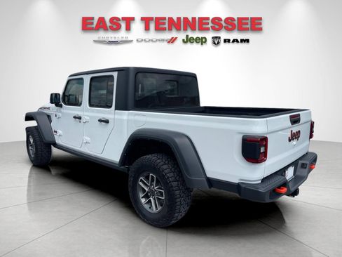 Used 2024 Jeep Gladiator Mojave w/ Technology Group AWD/4WD image 5