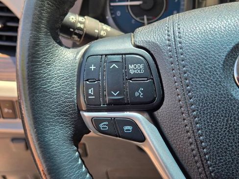 Used 2017 Toyota Sienna XLE Premium AWD/4WD image 29