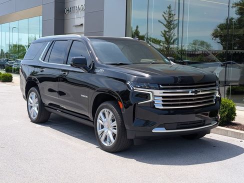 Used 2024 Chevrolet Tahoe High Country AWD/4WD image 9
