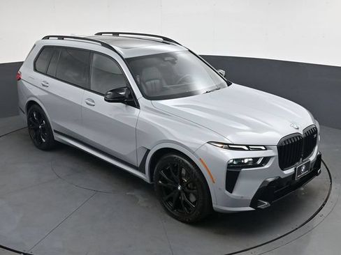 Used 2025 BMW X7 M60i AWD/4WD image 31