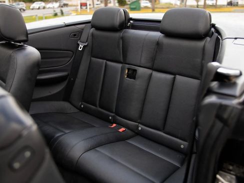 Used 2012 BMW 135i Convertible RWD image 25
