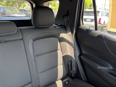 Used 2025 Chevrolet Equinox LT FWD image 37