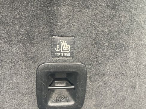 Used 2018 Jeep Wrangler Unlimited Sahara image 16