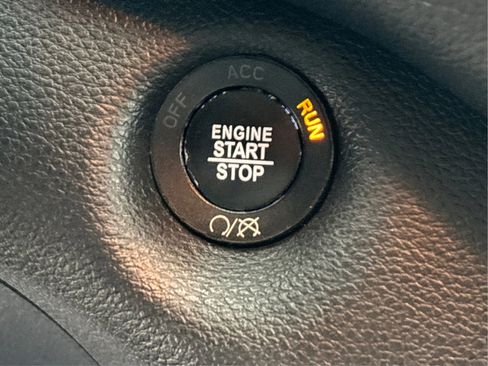 Used 2017 Jeep Cherokee Limited AWD/4WD image 38