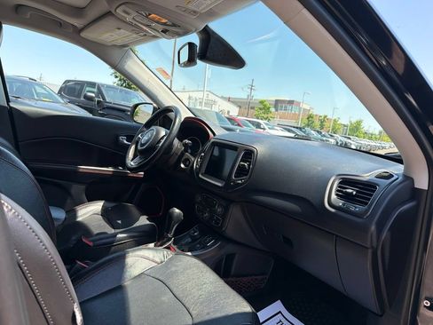Used 2019 Jeep Compass Trailhawk w/ Leather Interior Group AWD/4WD image 13