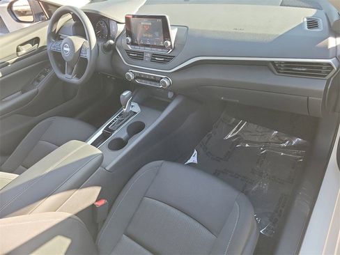 New 2025 Nissan Altima 2.5 S image 9