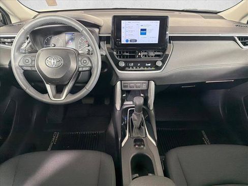 Used 2024 Toyota Corolla Cross LE AWD/4WD image 22