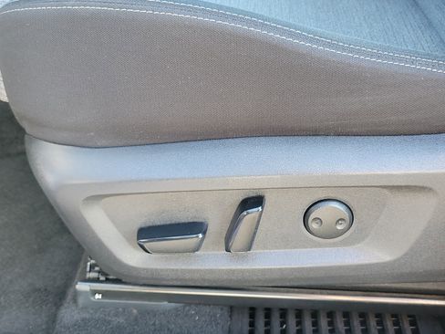 Used 2023 Nissan Rogue SV image 17