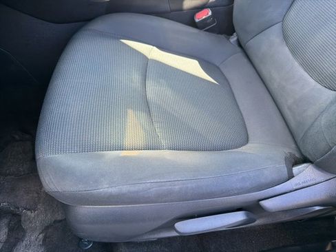 Used 2021 Toyota RAV4 LE image 23