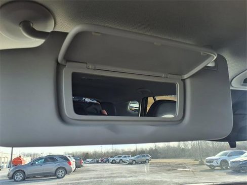 Used 2025 Chevrolet Trax LT w/ LT Convenience Package image 87