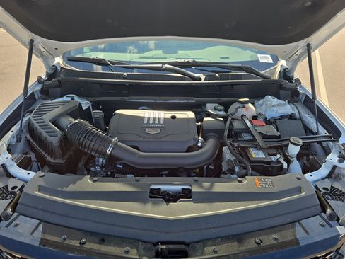 New 2025 Cadillac XT6 Luxury FWD image 34