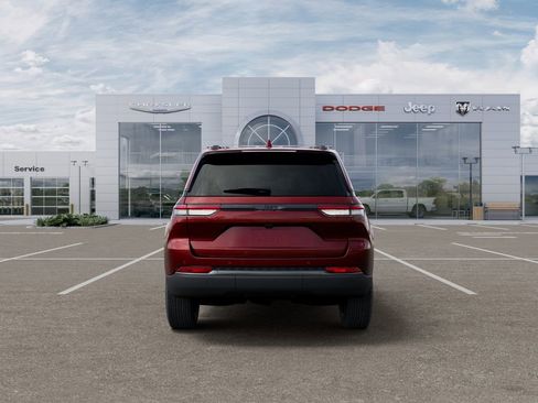 New 2026 Jeep Grand Cherokee Altitude RWD image 7