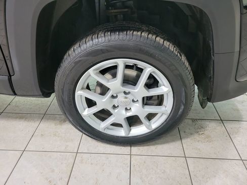 Used 2019 Jeep Renegade Latitude image 56