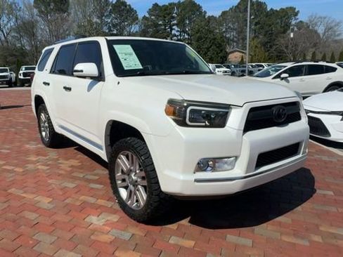 Used 2011 Toyota 4Runner SR5 w/ Convenience Pkg image 5