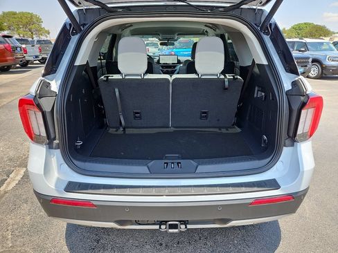 New 2026 Ford Explorer Active w/ Active Comfort Package RWD image 18