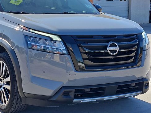 Used 2023 Nissan Pathfinder Platinum FWD image 7