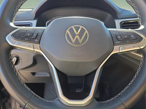 Used 2022 Volkswagen Atlas SE image 31