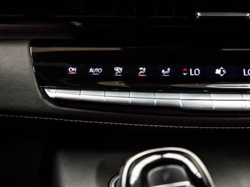 Used 2021 Cadillac Escalade Luxury RWD image 30