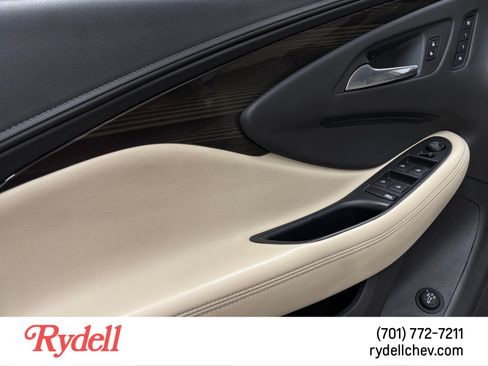 Used 2020 Buick Envision Essence AWD/4WD image 11