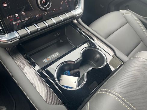 New 2026 GMC Yukon Elevation AWD/4WD image 18