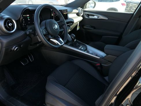 Used 2025 Alfa Romeo Tonale AWD/4WD image 7