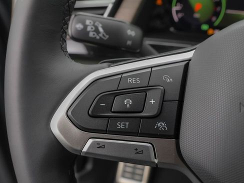 New 2026 Volkswagen Atlas SEL Premium R-Line image 24