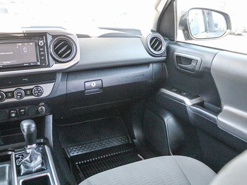 Used 2019 Toyota Tacoma SR5 RWD image 6