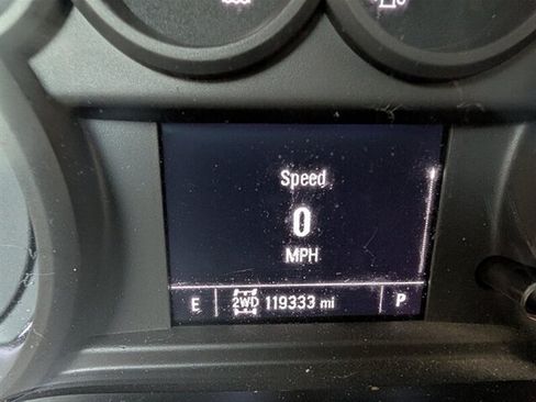 Used 2022 Chevrolet Silverado 1500 Custom AWD/4WD image 9