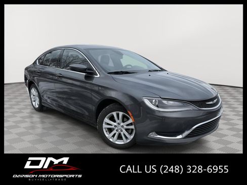 Used 2015 Chrysler 200 Limited w/ Convenience Group image 1