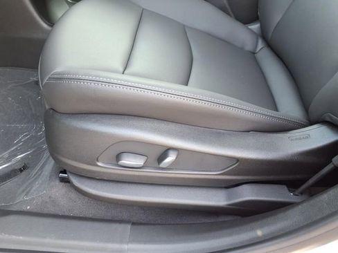 Certified 2025 Cadillac XT6 Luxury image 13