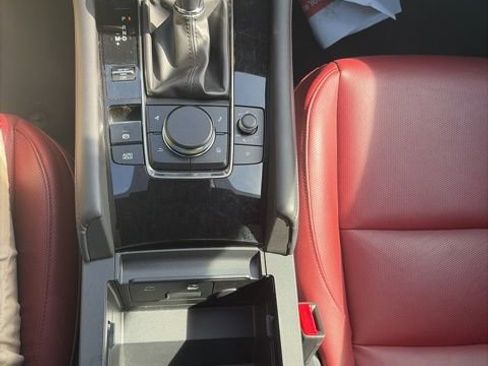 Used 2024 MAZDA MAZDA3 s image 19