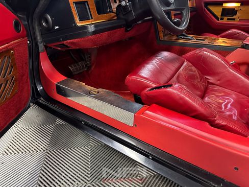 Used 1987 Chevrolet Corvette Coupe RWD image 32