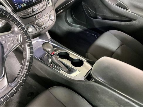 Used 2021 Chevrolet Malibu RS FWD image 16