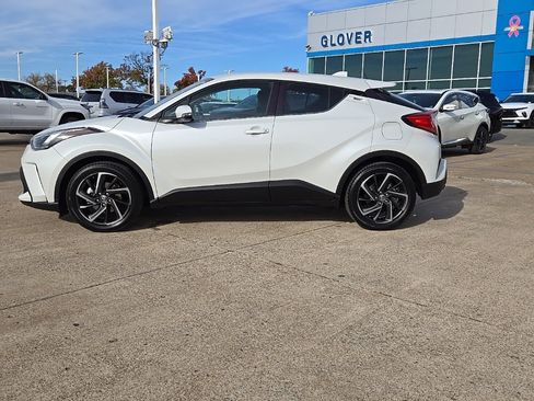 Used 2022 Toyota C-HR XLE image 5
