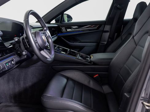 Certified 2025 Porsche Panamera w/ Premium Package RWD image 5