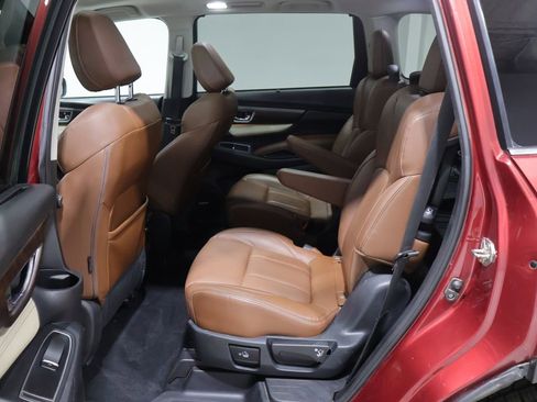 Used 2019 Subaru Ascent Touring w/ Popular Package #2A AWD/4WD image 19