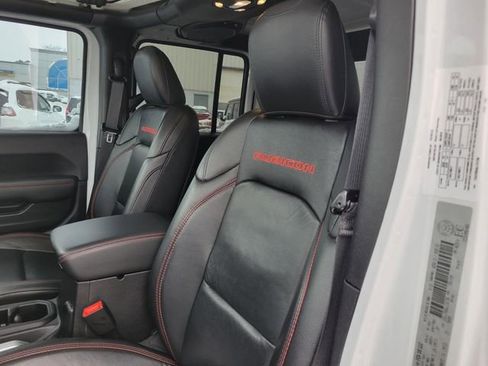 Used 2020 Jeep Gladiator Rubicon w/ Advanced Safety Group image 21