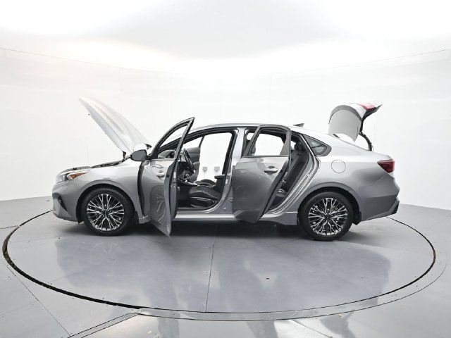 Used 2023 Kia Forte GT-Line w/ GT-Line Technology Package FWD image 46