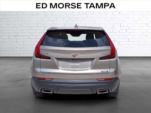 Used 2023 Cadillac XT4 Luxury w/ Cold Weather Package FWD image 4