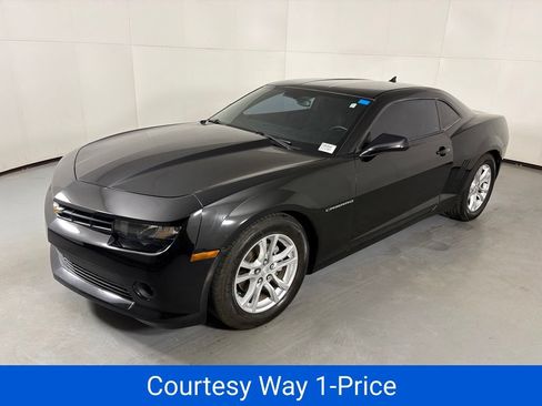 Used 2015 Chevrolet Camaro LT RWD image 6
