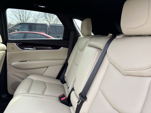 Used 2018 Cadillac XT5 Premium Luxury image 32