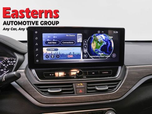 Used 2023 Nissan Altima 2.5 SV w/ SV Premium Package FWD image 12