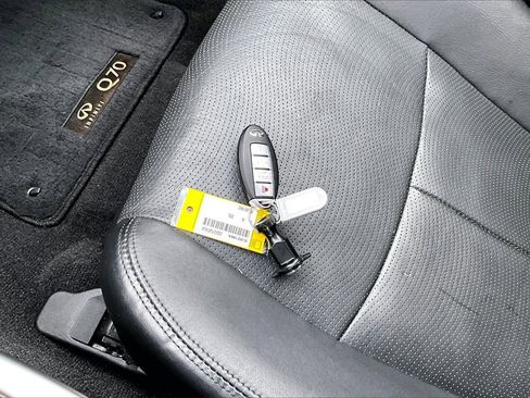 Used 2018 INFINITI Q70 L 3.7 image 31