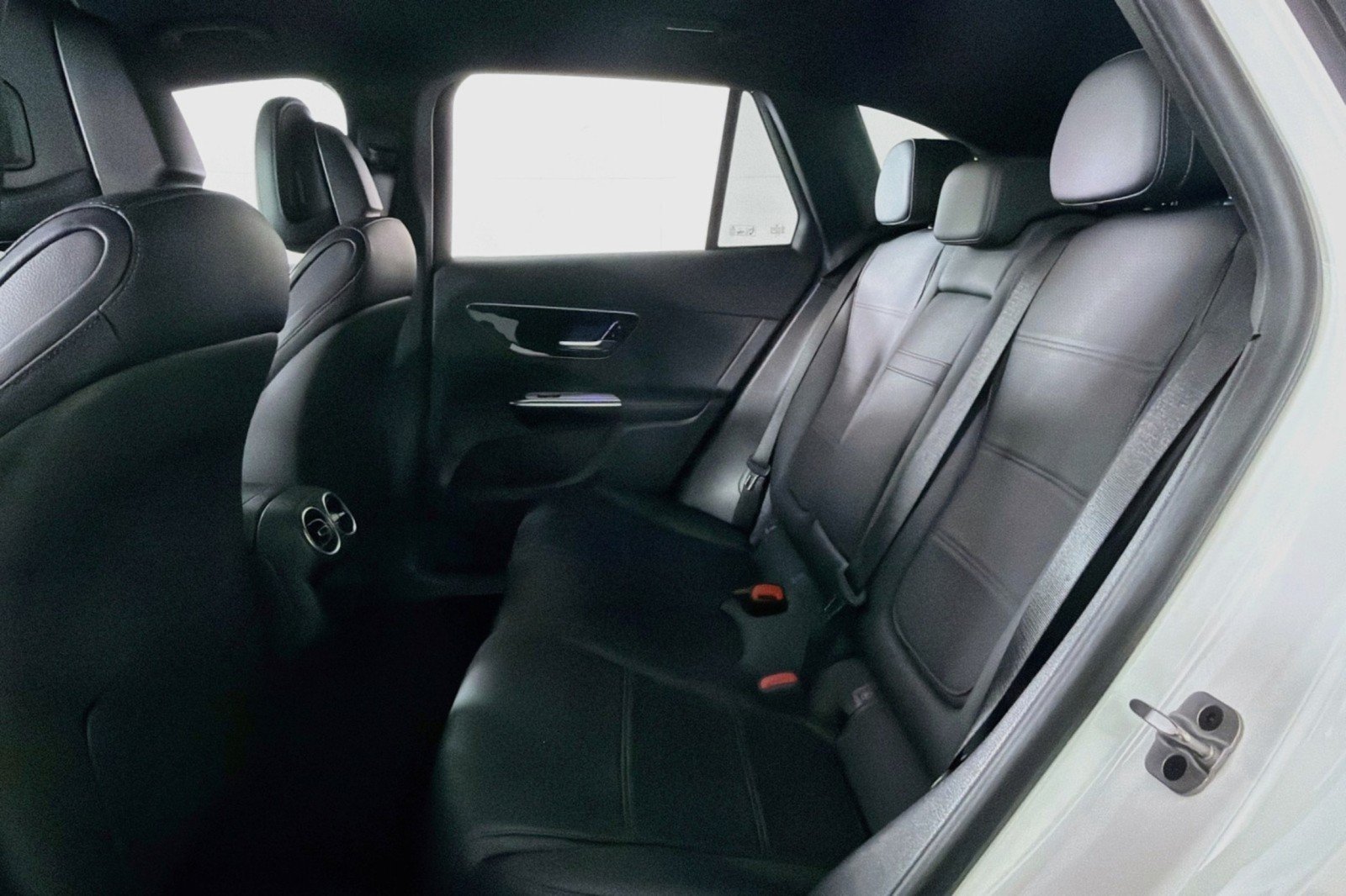 Certified 2024 Mercedes-Benz GLC 300 image 9