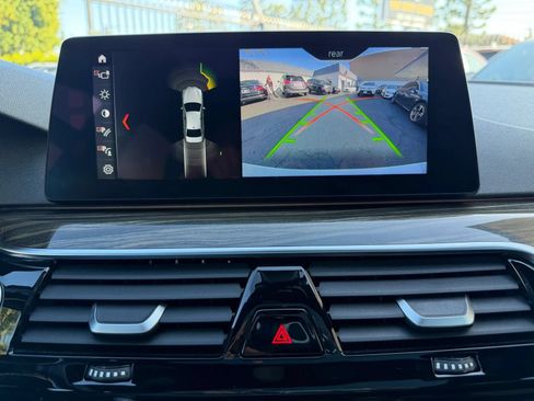 Used 2018 BMW 530i w/ Premium Package RWD image 38