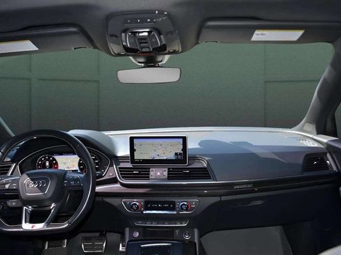 Used 2018 Audi SQ5 Premium Plus w/ Navigation Package image 24