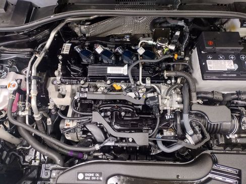 Used 2024 Toyota Corolla Cross L image 6