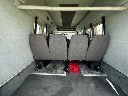 Used 2004 Ford E-250 and Econoline 250 Extended image 47