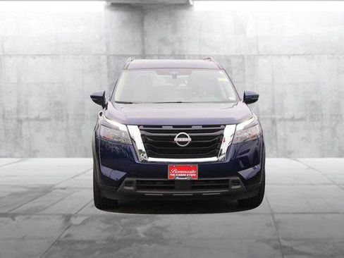 Used 2025 Nissan Pathfinder SV FWD image 4